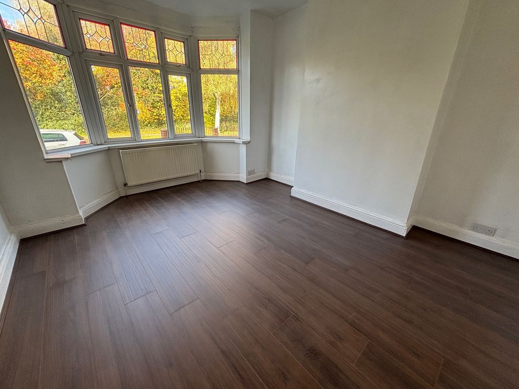 Property photo 2 of 11 Image