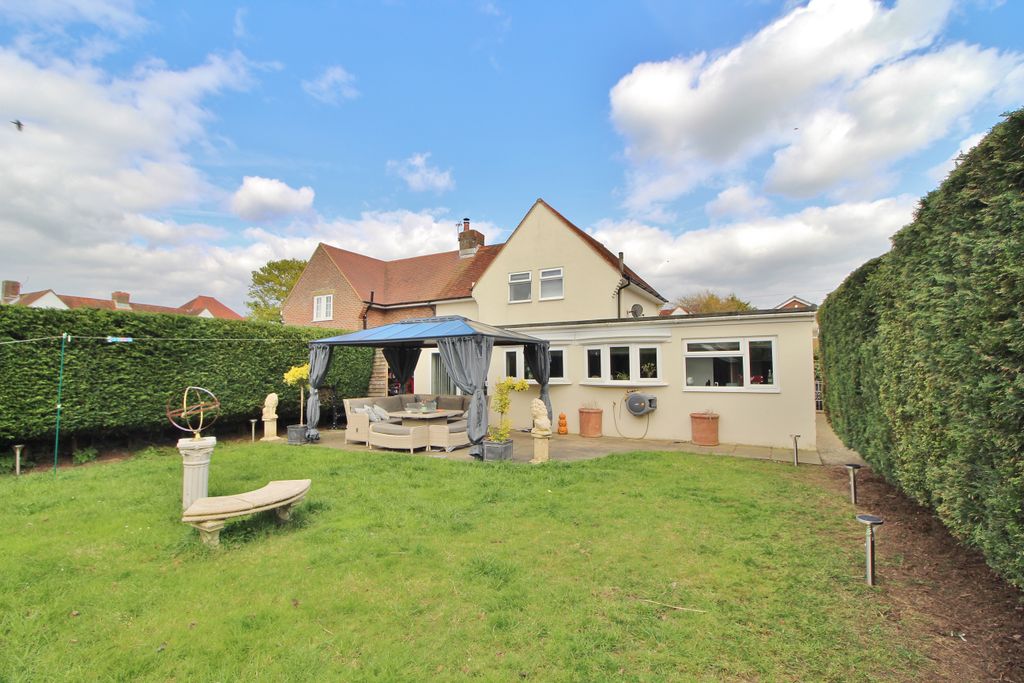 Property photo 2 of 25