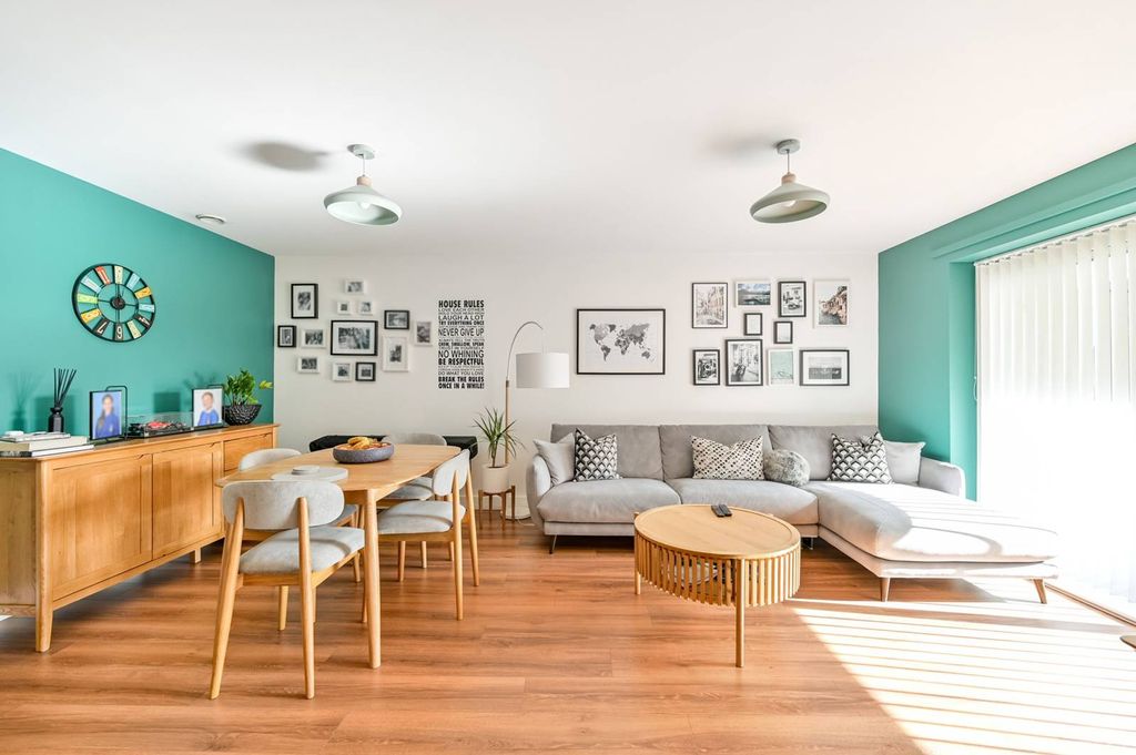 Property photo 2 of 9