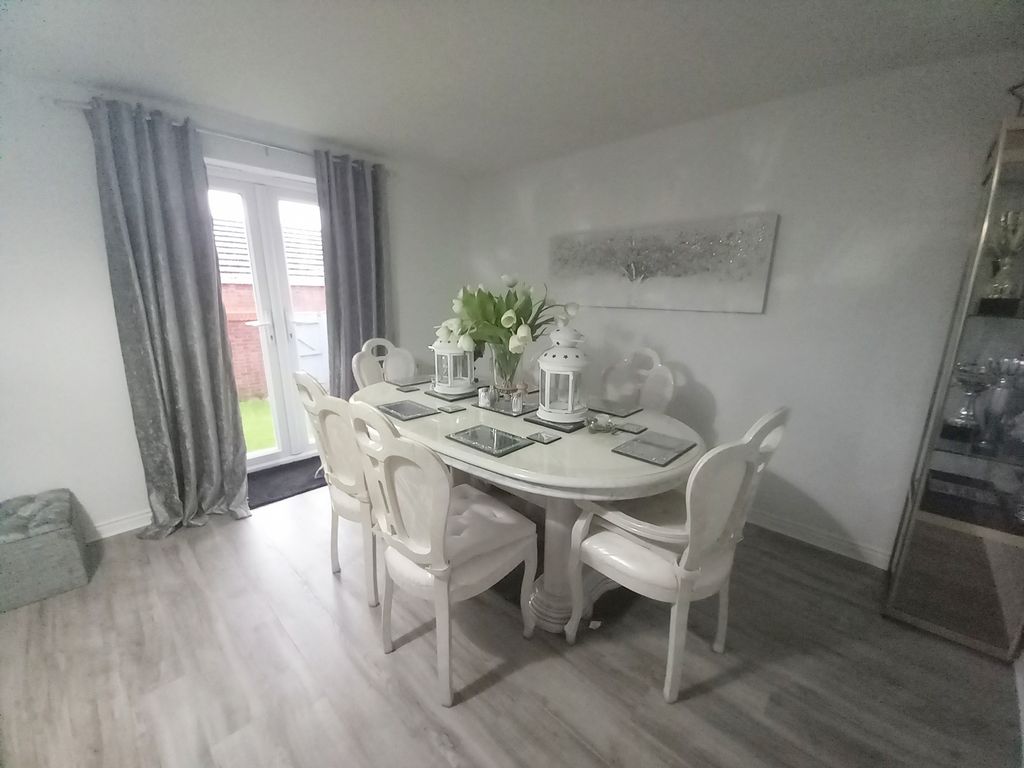 Property photo 3 of 22 Lounge Diner