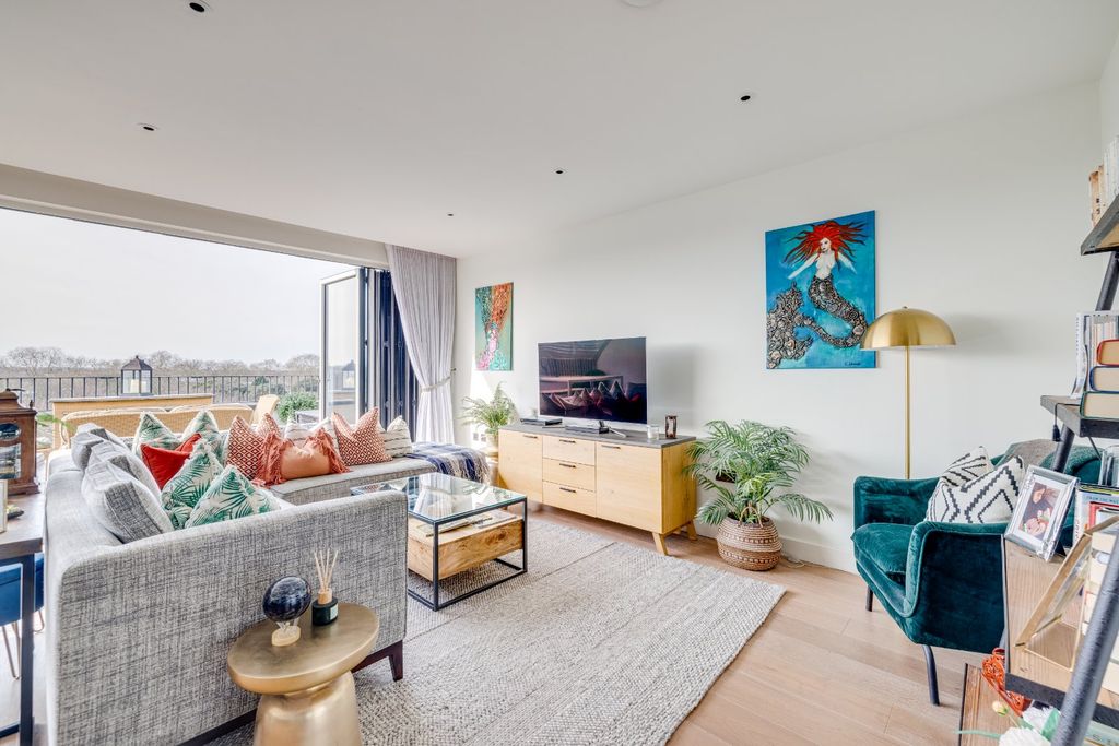 Property photo 3 of 10