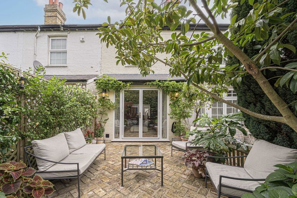 Property photo 1 of 7