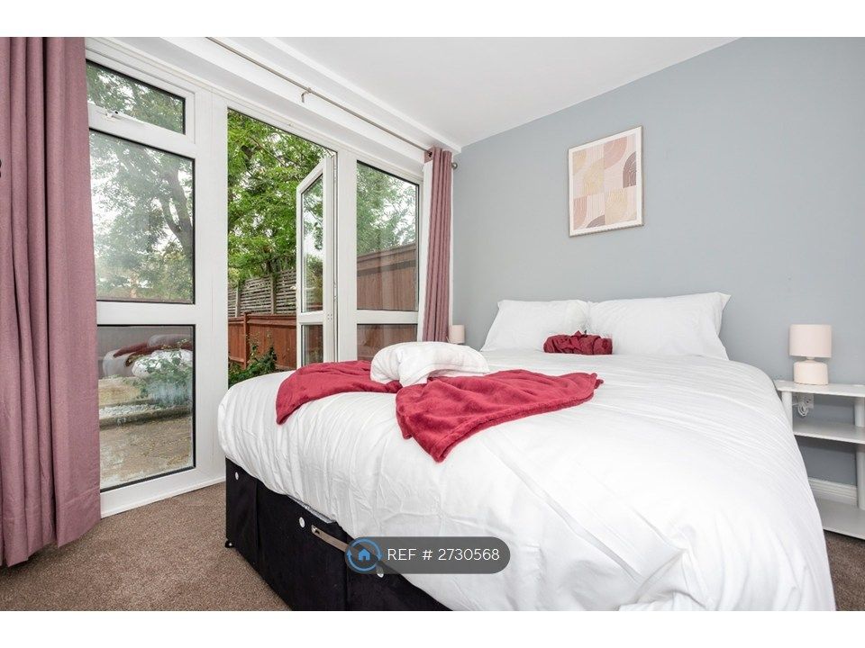 Property photo 3 of 35