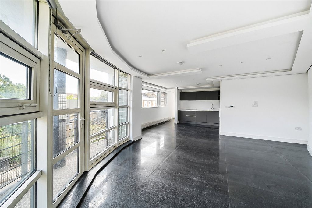 Property photo 1 of 17 Picture No. 09