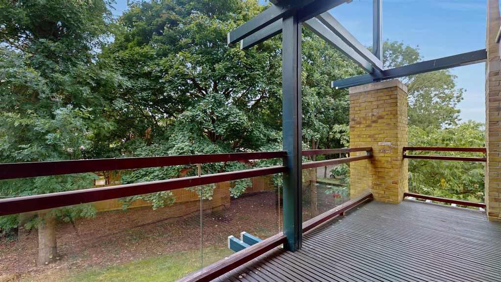 Additional image 9 of 4 bed flat for saleWoodward Place, Loughton Lodge, Milton Keynes MK8