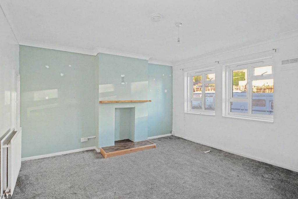 Property photo 2 of 13 29 Coronation Road, Portland, DT5 1Ey