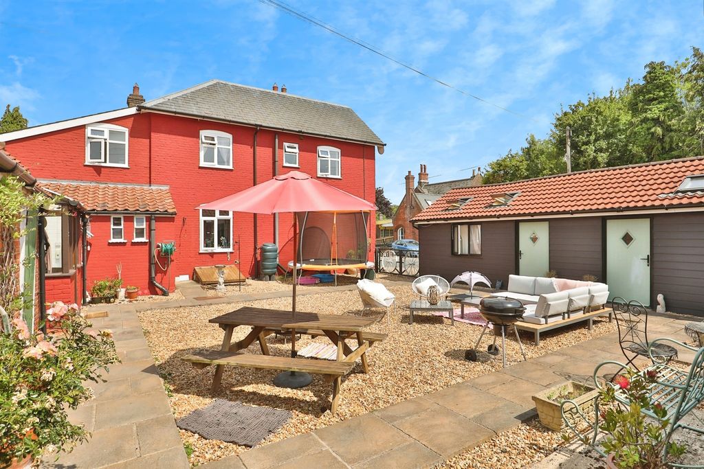 Property photo 1 of 13