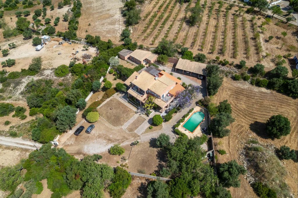 Property photo 2 of 29