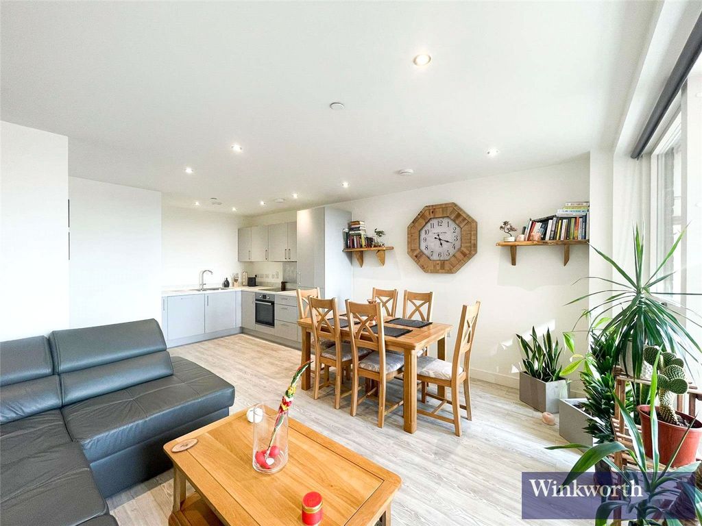 Property photo 2 of 9 Open Plan