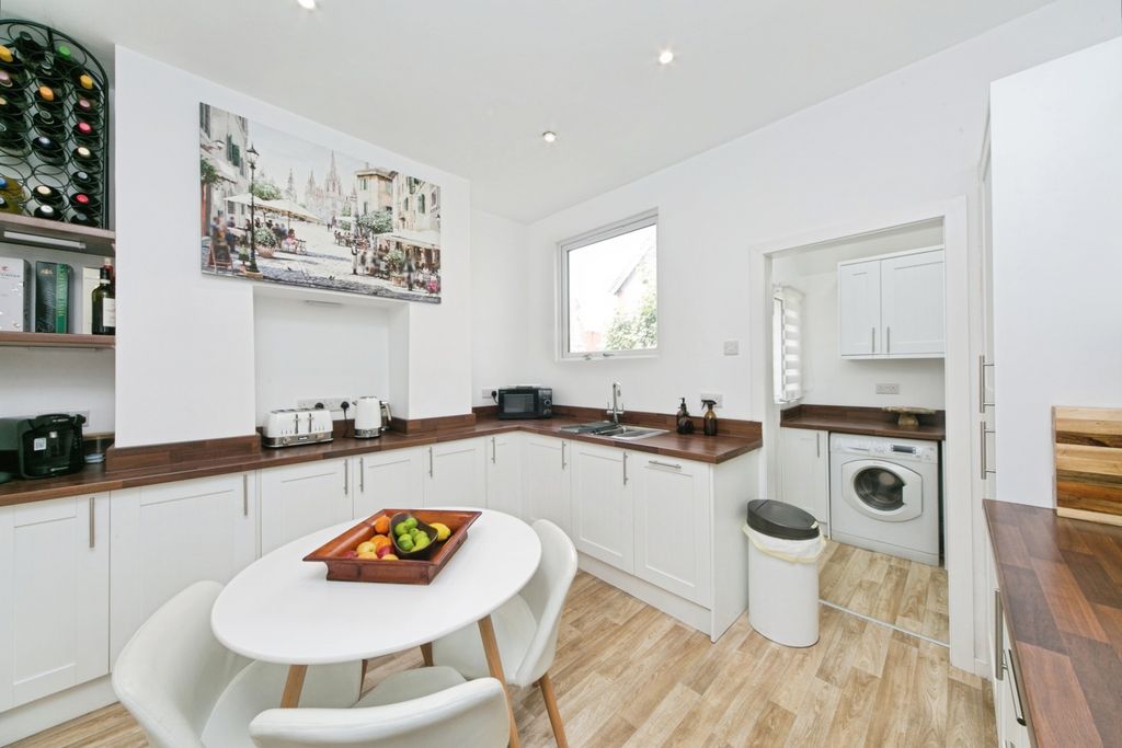 Property photo 2 of 20 Pbox-Img.Jpg