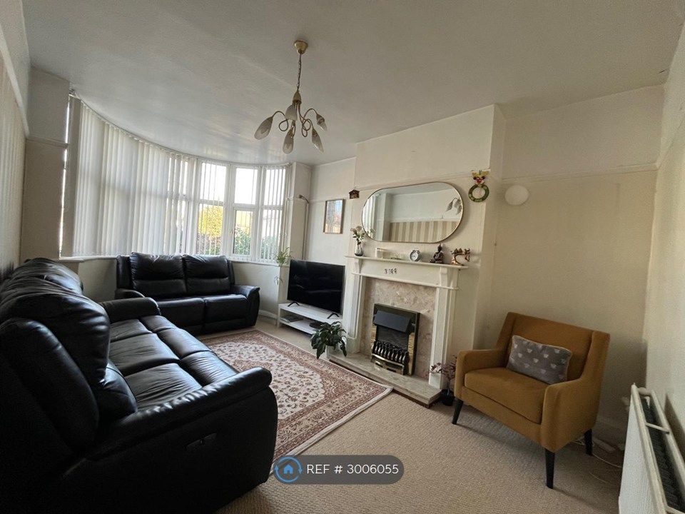 Property photo 2 of 27