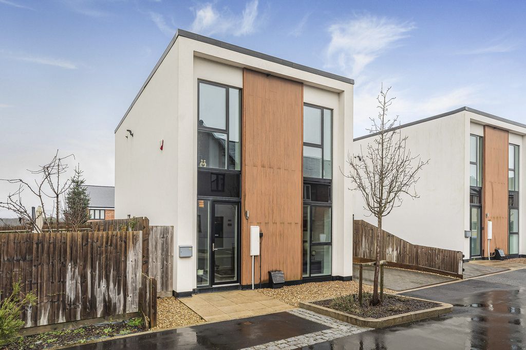 Property photo 1 of 33