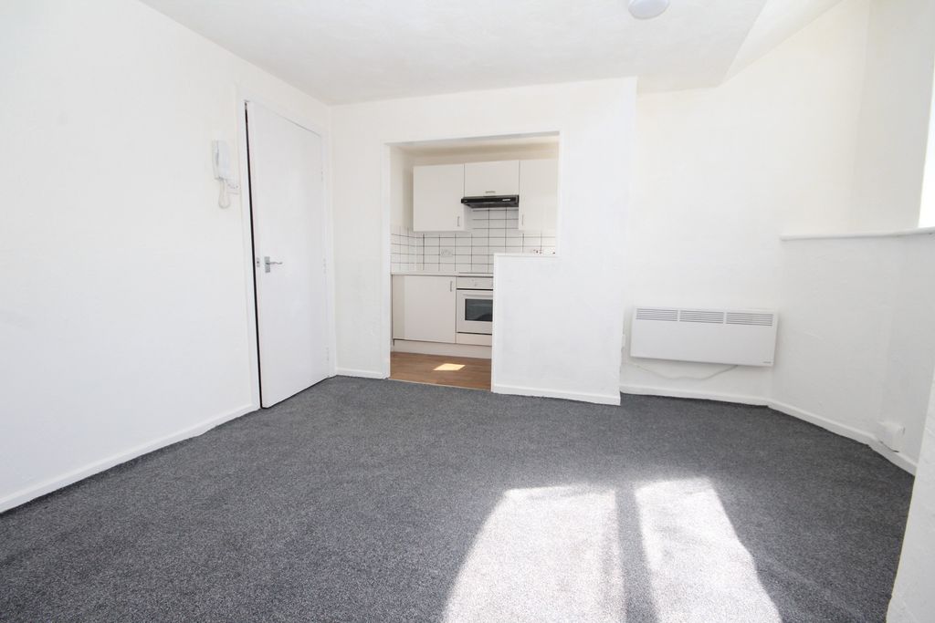 Property photo 2 of 10 Photo