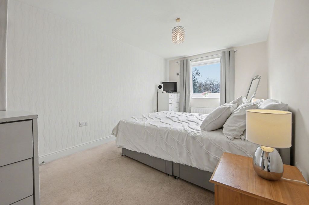 Additional image 4 of 2 bed flat for sale489 Butts Road, Southampton SO19