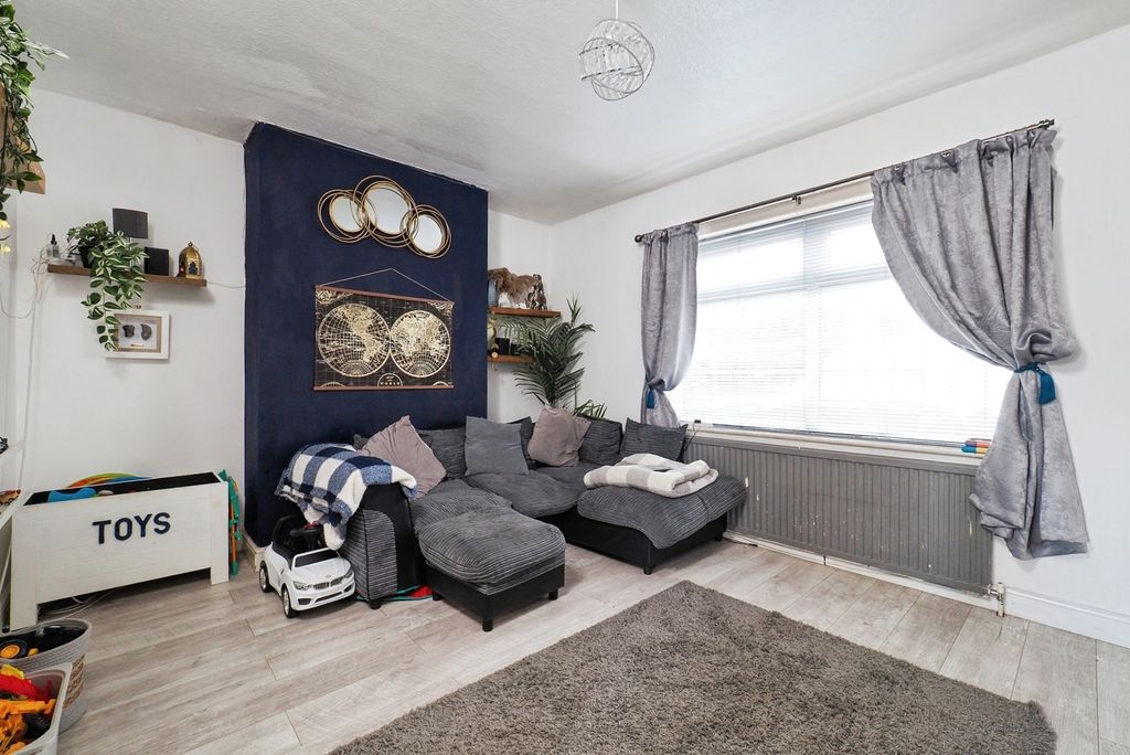 Property photo 2 of 16 Photo