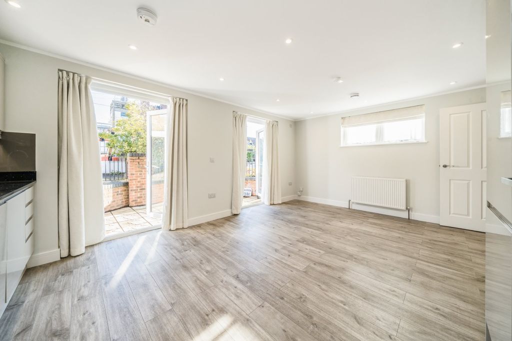 Property photo 2 of 11 Picture No. 04