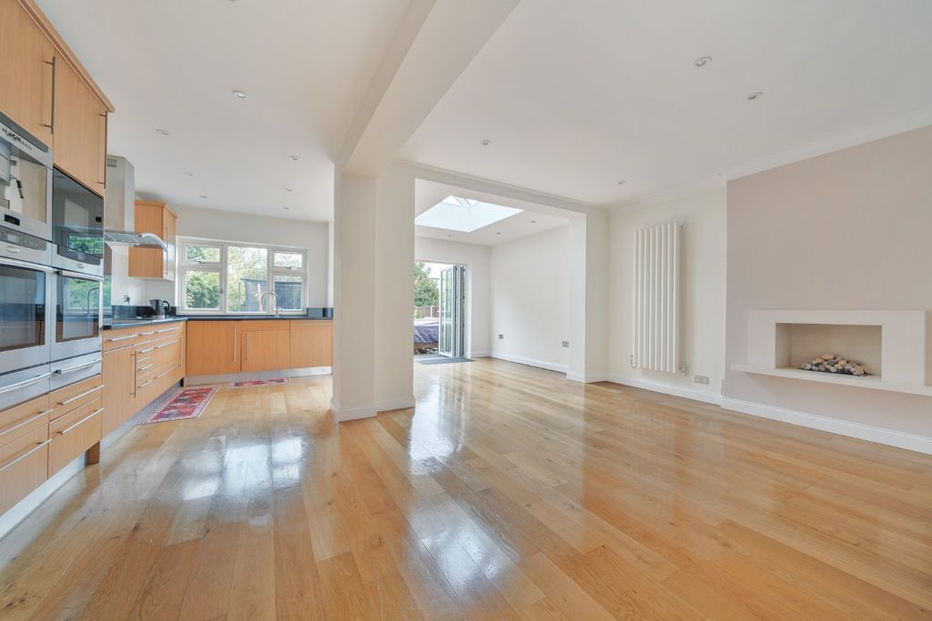 Property photo 2 of 16 Picture No. 07