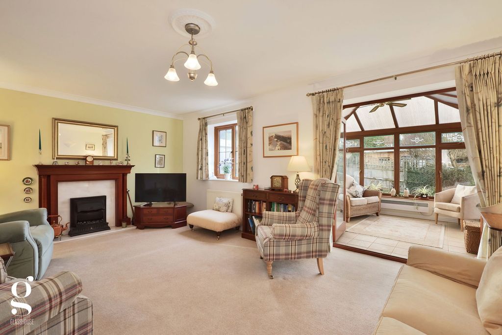 Property photo 2 of 34