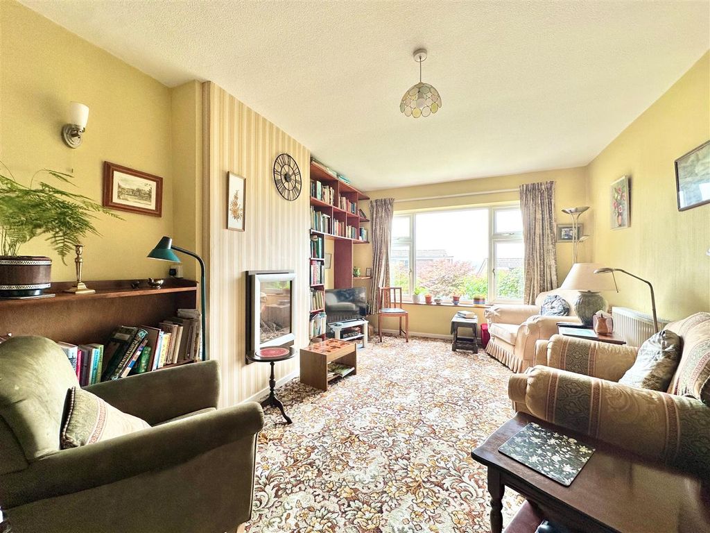 Property photo 3 of 13