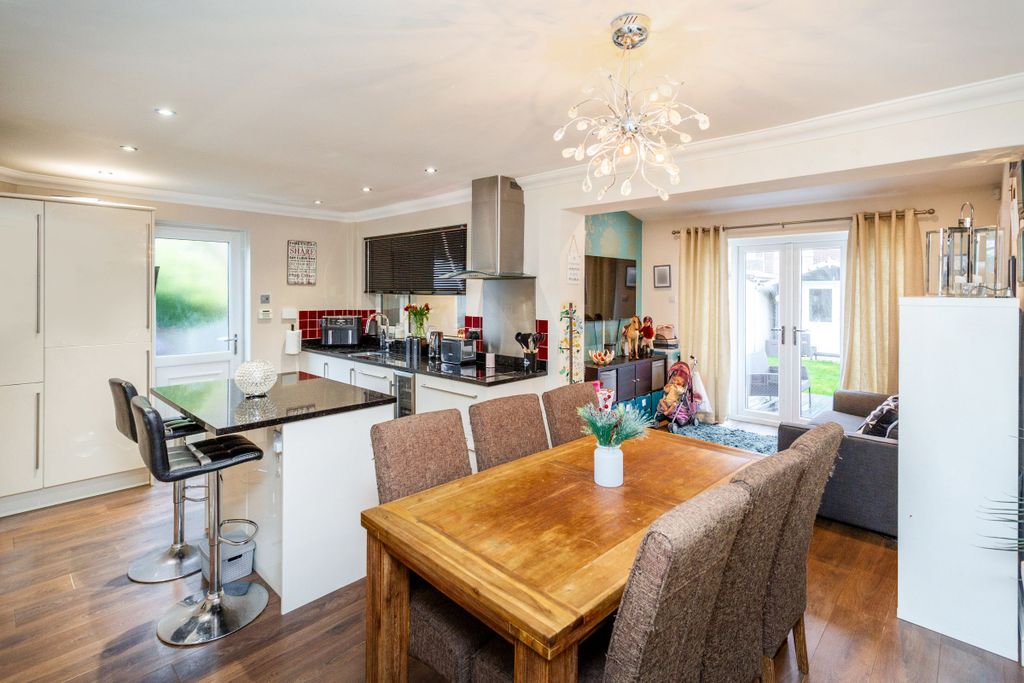 Property photo 2 of 24 Kitchen/Diner A