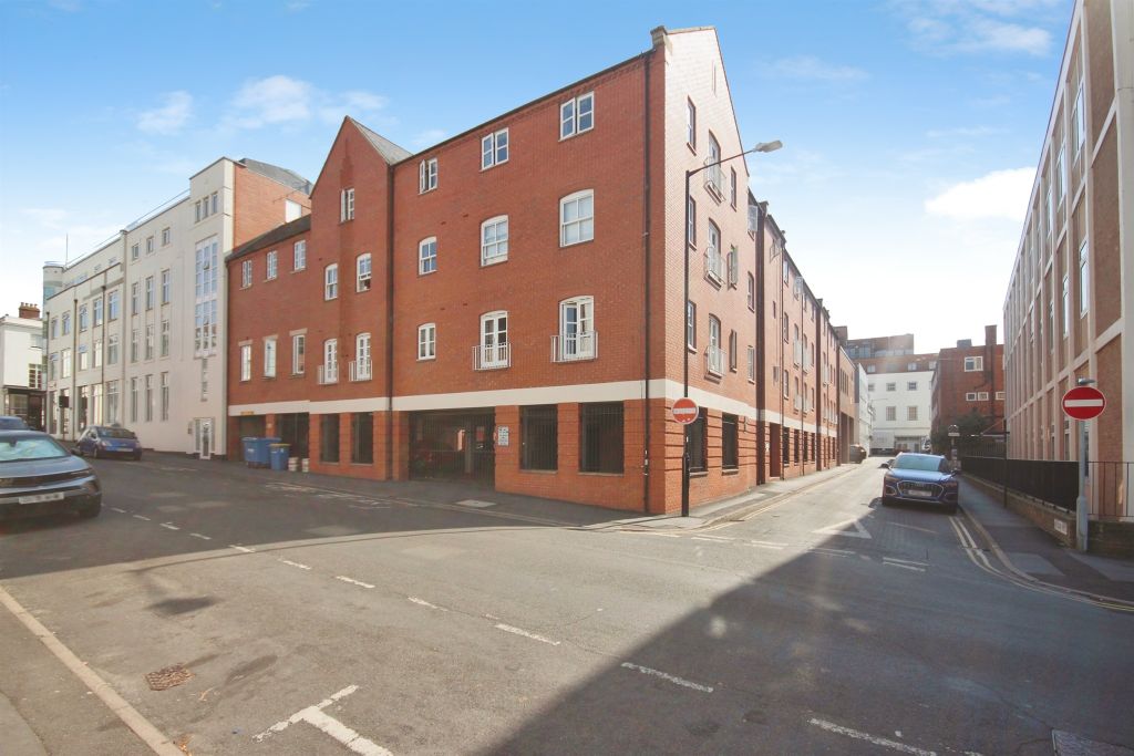 Property photo 1 of 7