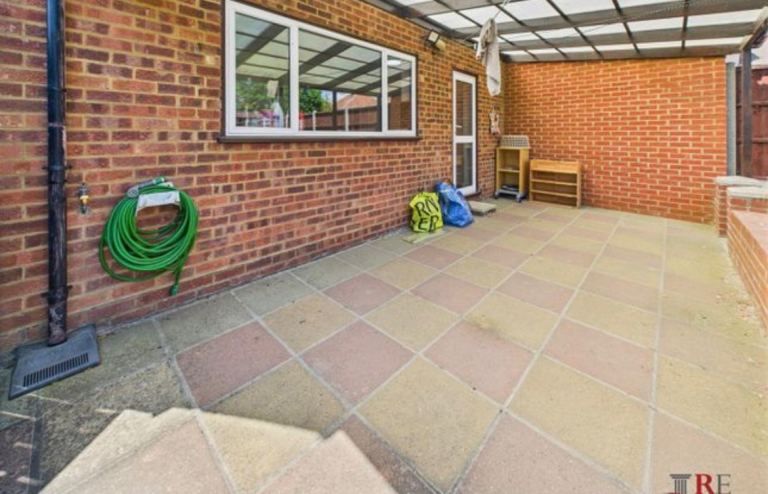 Property photo 3 of 6