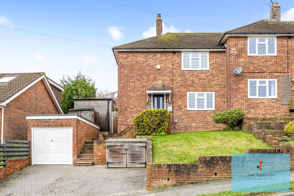 Property photo 1 of 20 Front (Exterior)