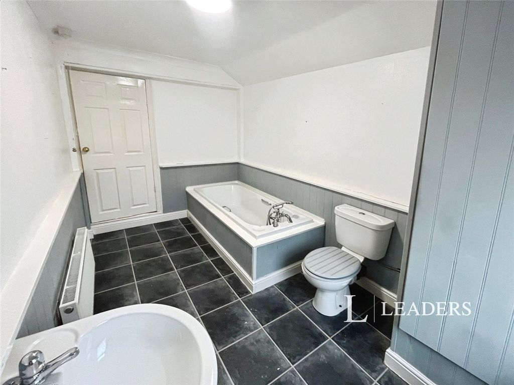 Property photo 3 of 21 Picture No. 12