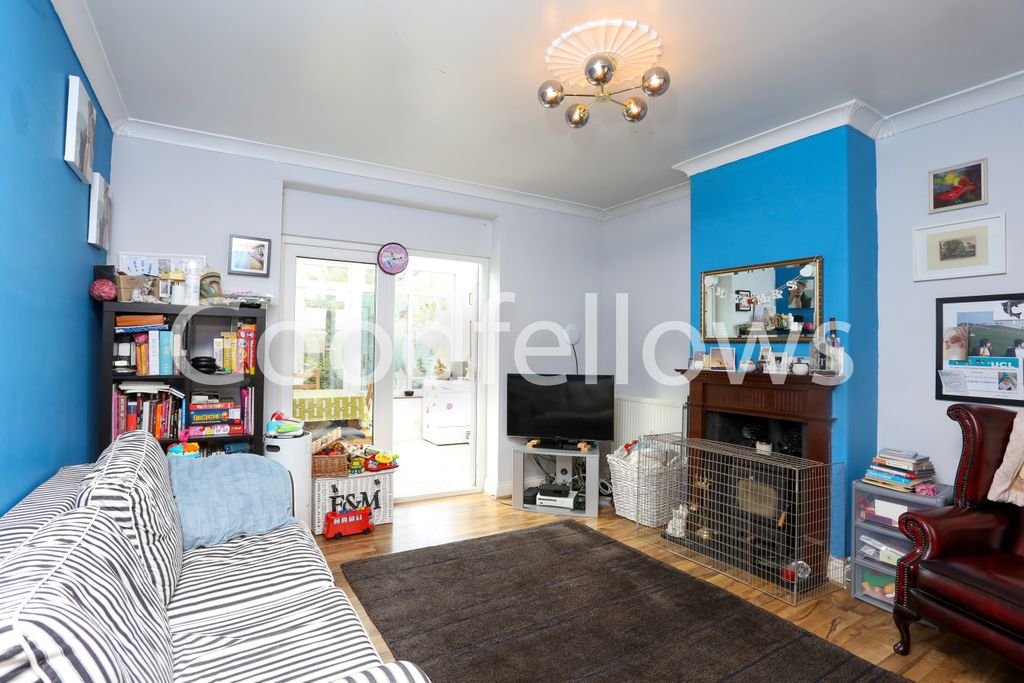 Property photo 1 of 9 99 Topsham Rd-7.Jpg