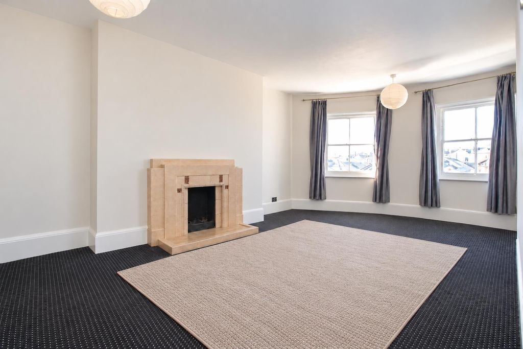 Property photo 2 of 9 A (2).Png