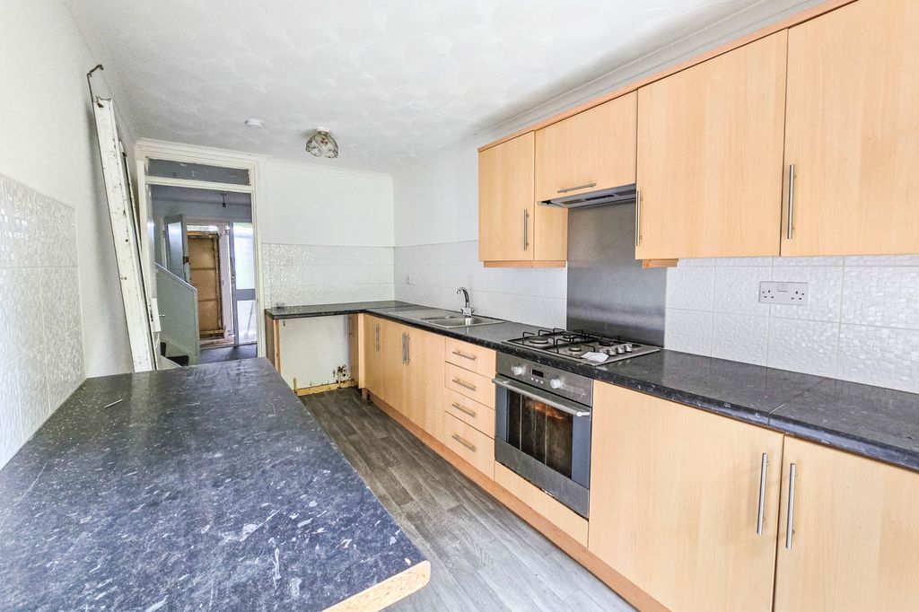 Property photo 2 of 11 15 Edward Jenner Avenue, Netherton, Bootle, L30 5Rp
