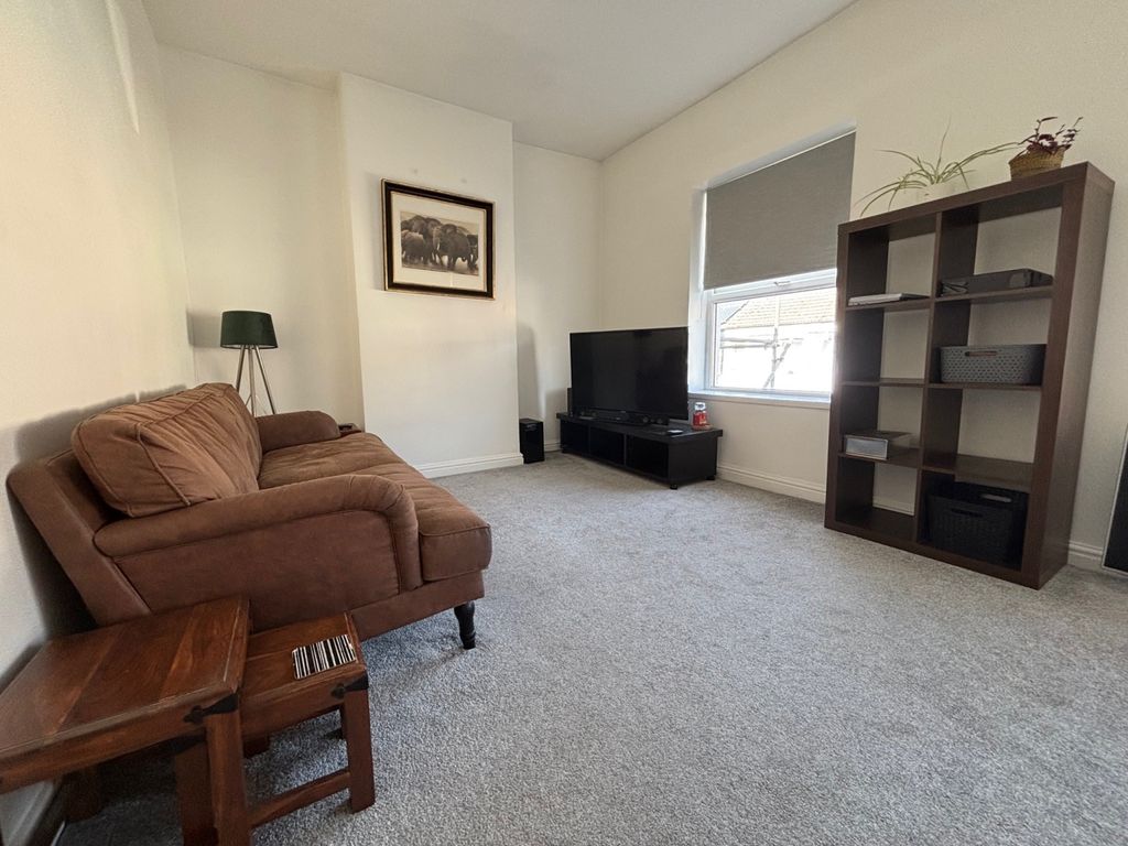 Property photo 3 of 6 Ikhik,