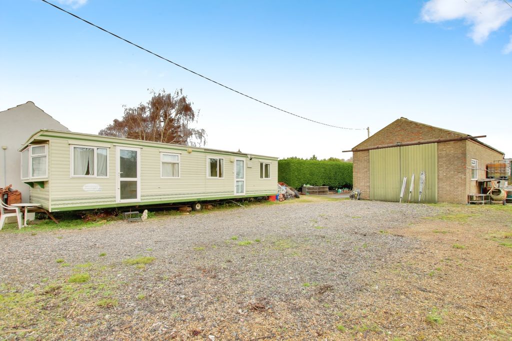 Property photo 2 of 29