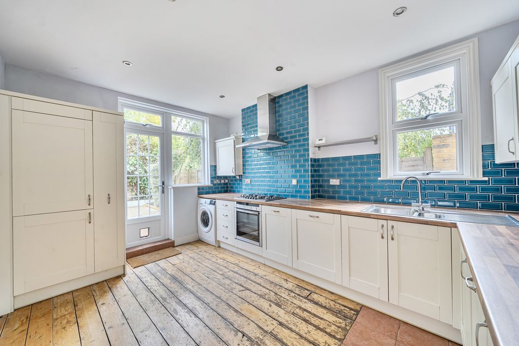 Property photo 1 of 16 Kitchen