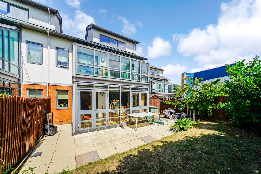 Property photo 2 of 23