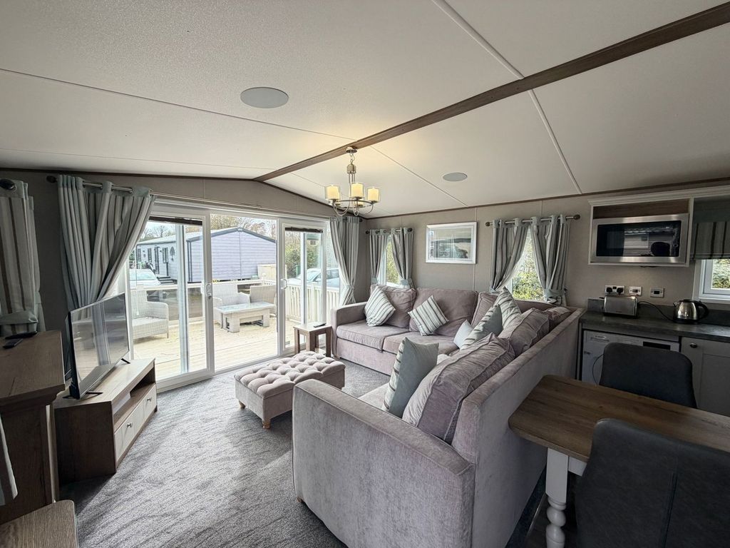 Property photo 2 of 8 Photograph