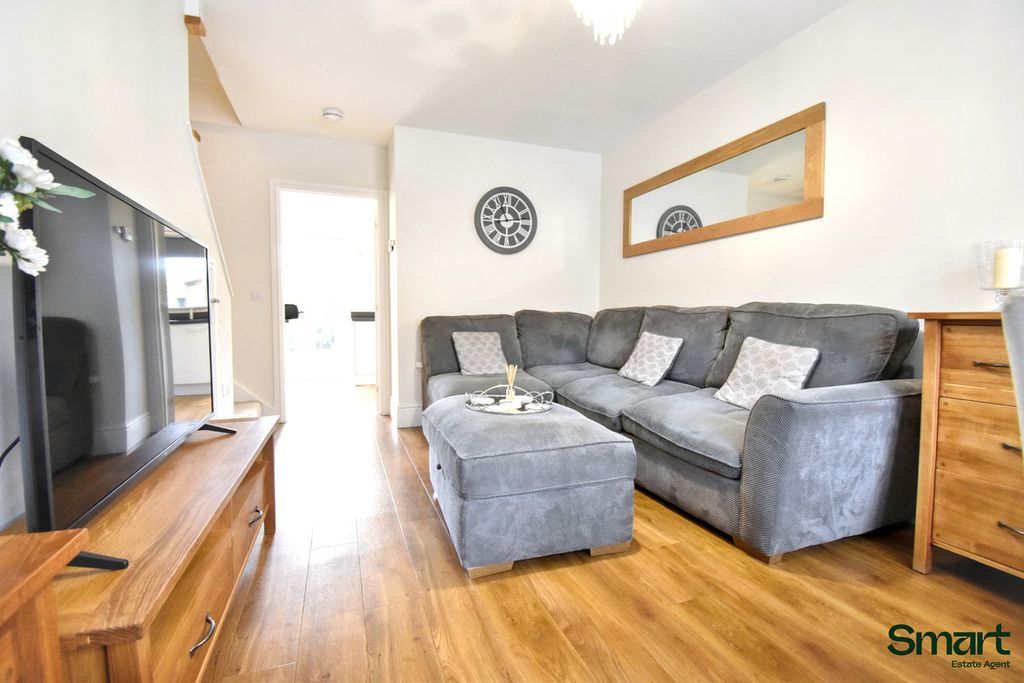 Property photo 3 of 19