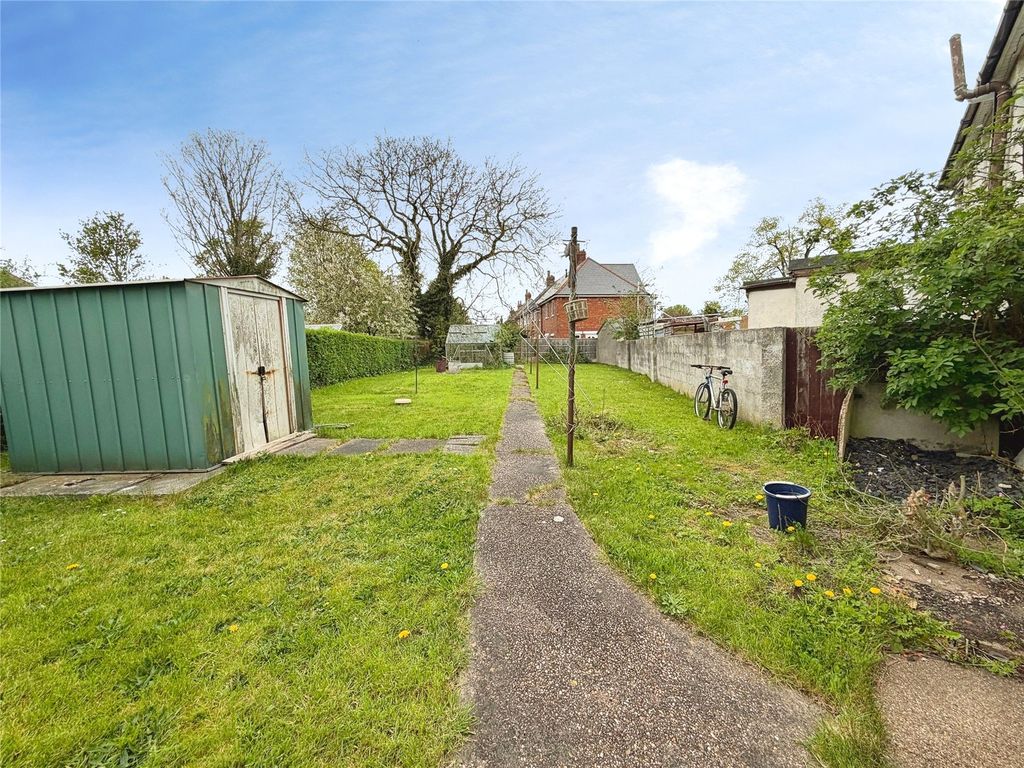 Property photo 3 of 16 Outside