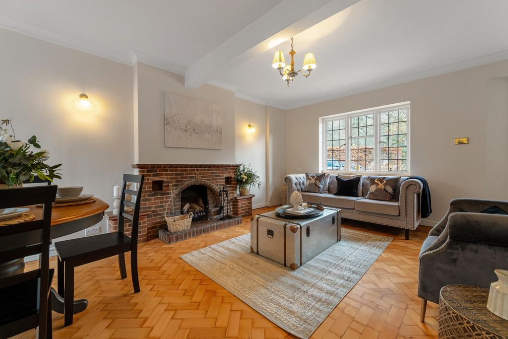 Property photo 3 of 28