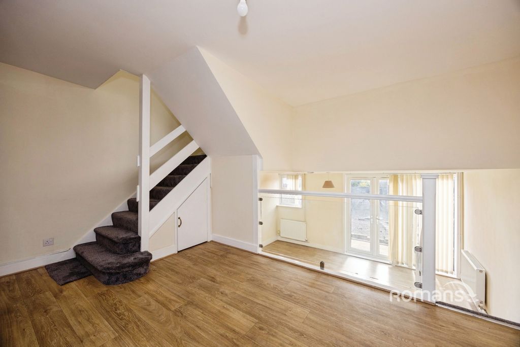 Property photo 3 of 10 Pbox-Img.Jpg