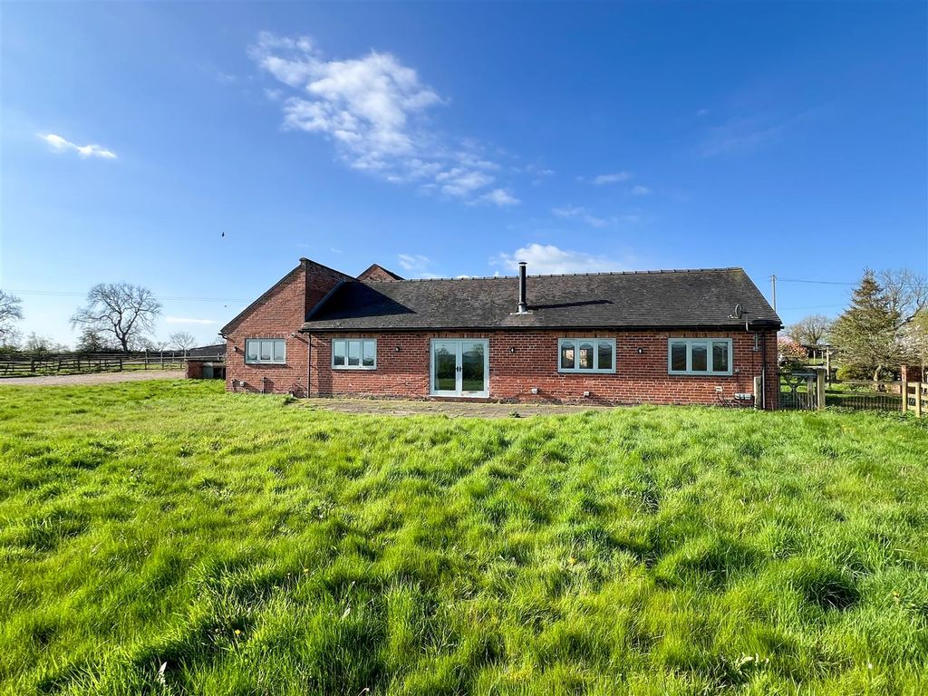 Property photo 2 of 36 Side Aspect