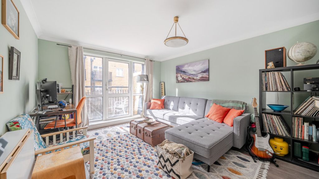 Property photo 2 of 17