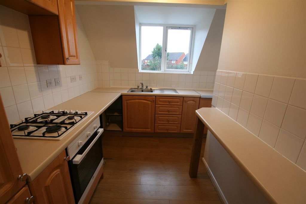 Property photo 2 of 6 Ronagardens,21Kitchen.Jpg