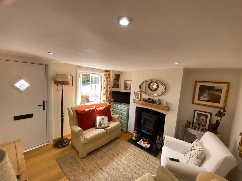 Property photo 3 of 19 Living Room