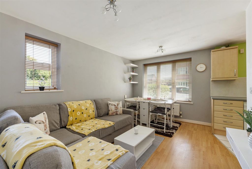 Property photo 2 of 31