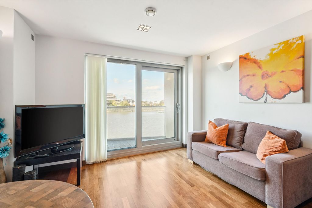 Property photo 2 of 18 Image