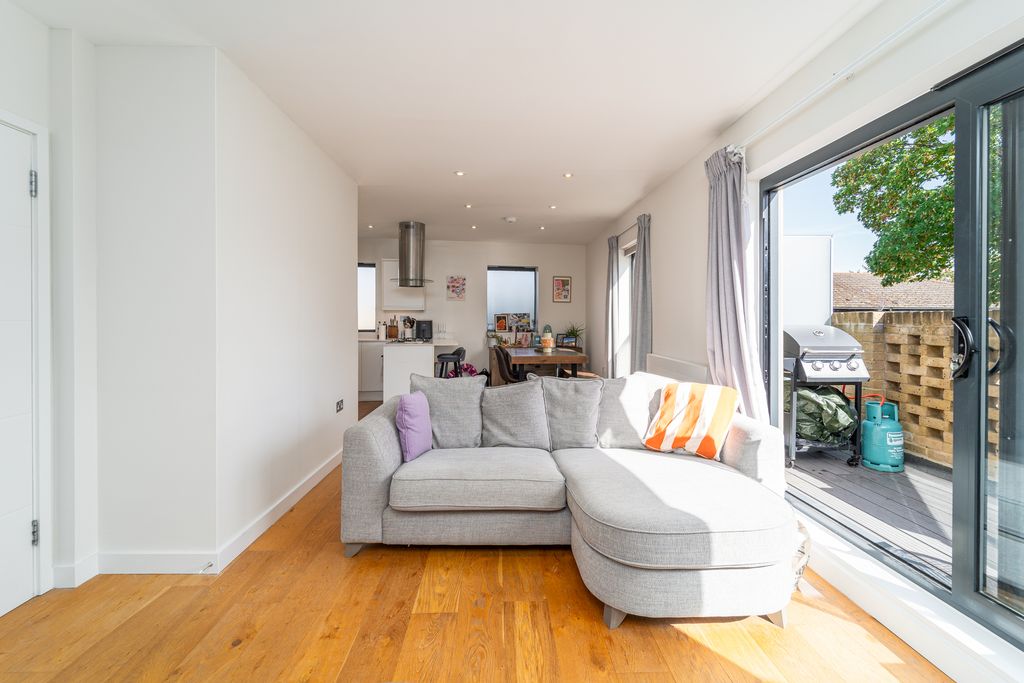 Property photo 1 of 14 Ndb03540-Edit