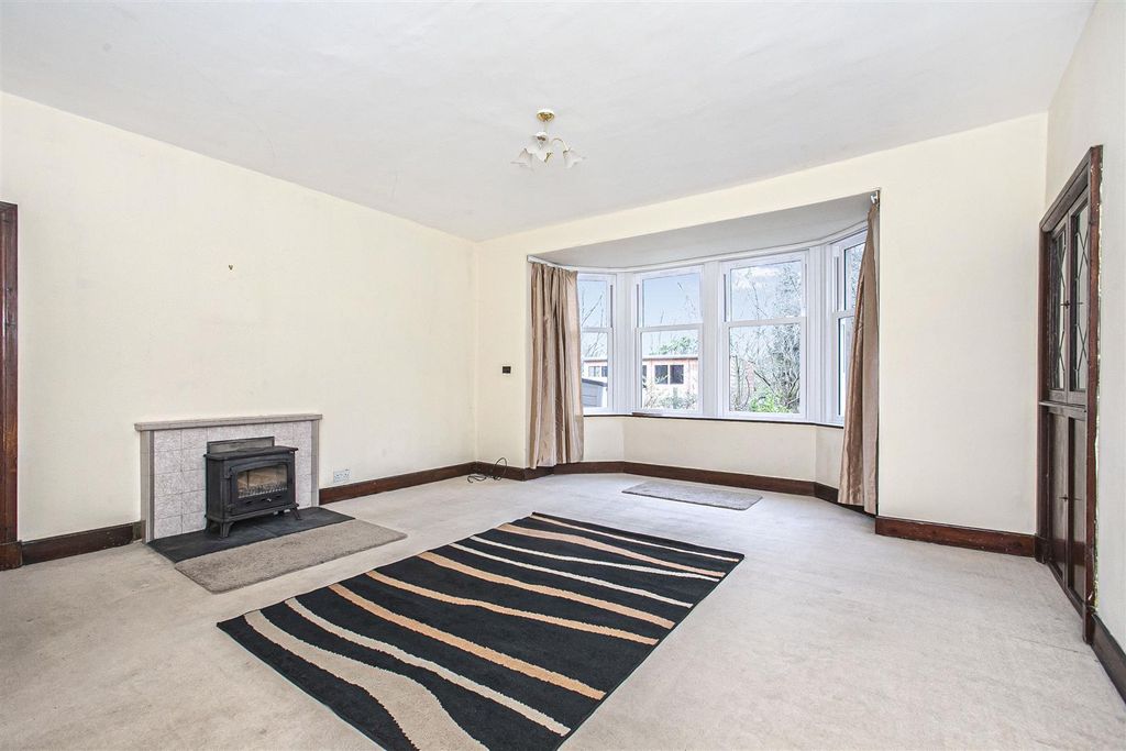 Property photo 2 of 21 Rdc0008Cupl Lounge (1).Jpg