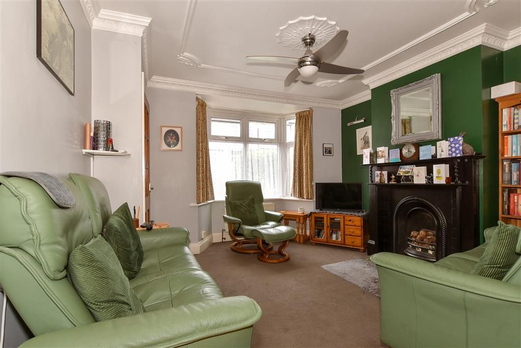 Property photo 2 of 10 Lounge