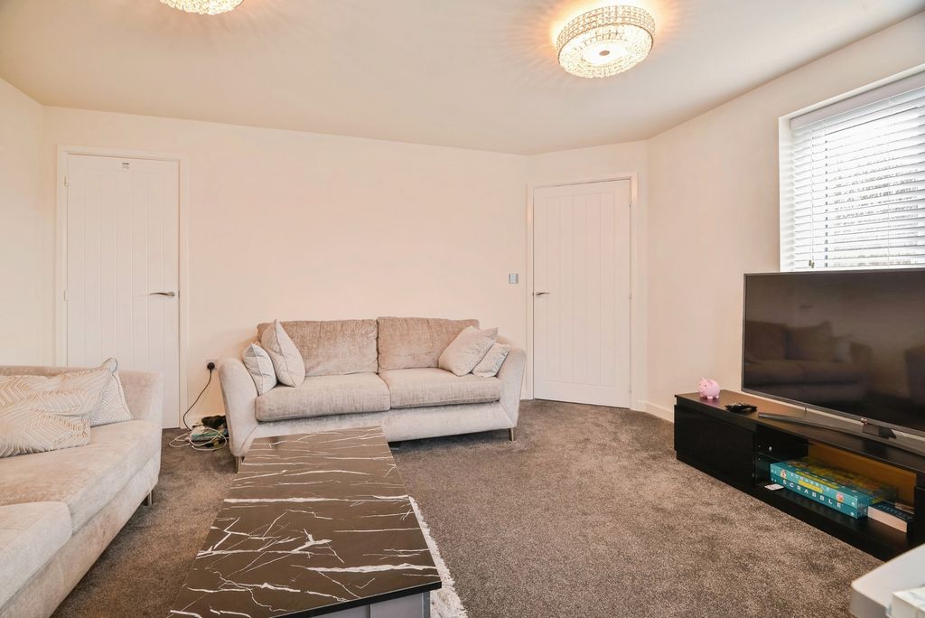 Property photo 2 of 18 Pbox-Img.Jpg